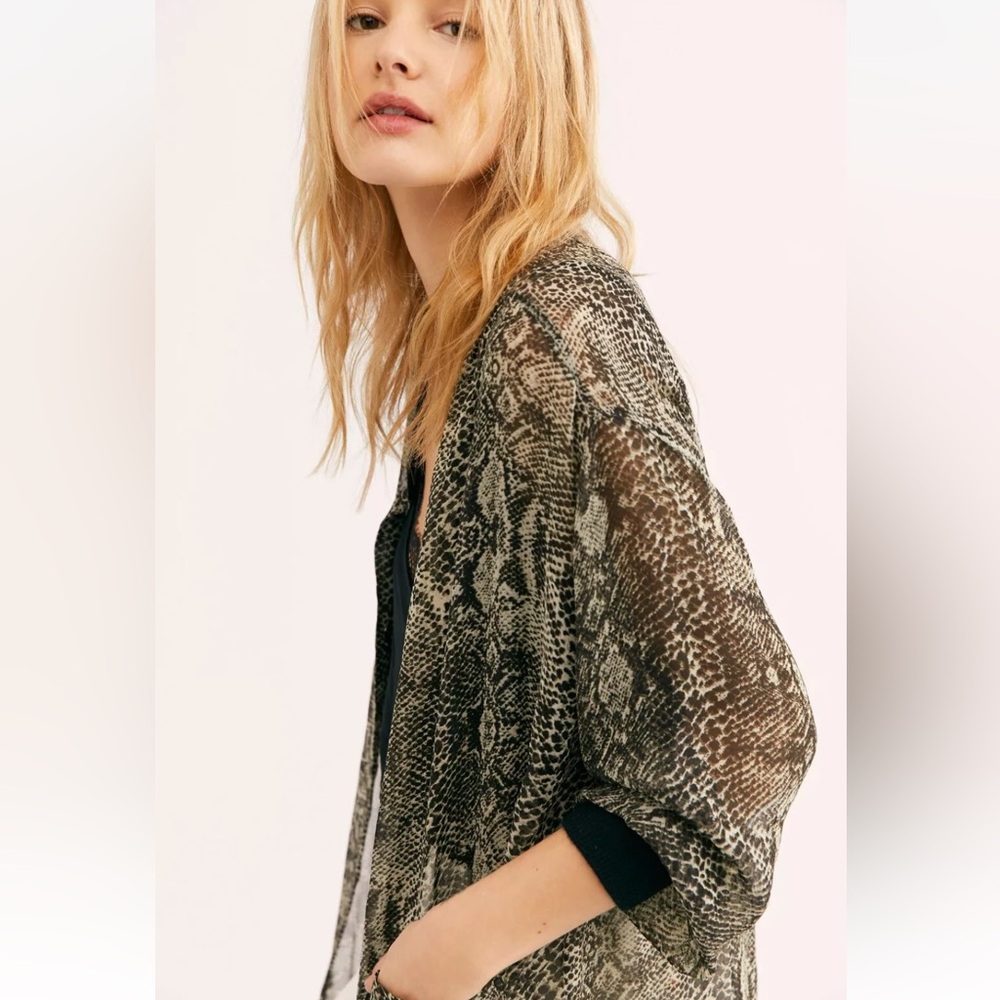 Free People Lori Snakeskin bomber jacket black gray - Picture 2 of 3